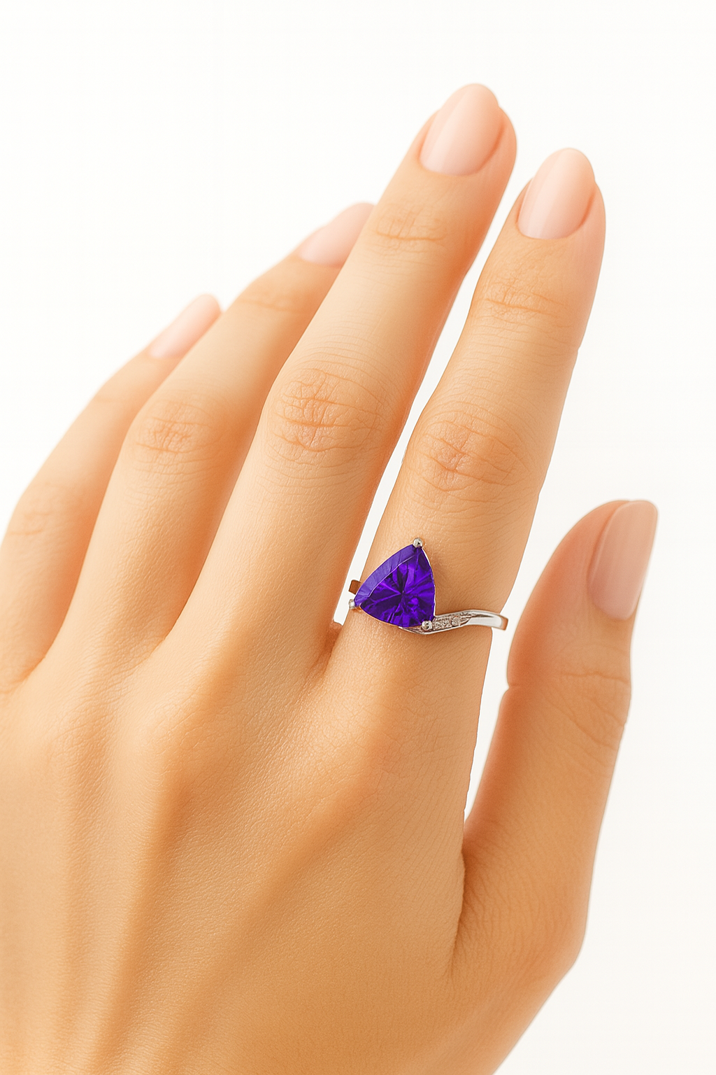Amethyst Ring -Trillion-Cut  in  Silver 925