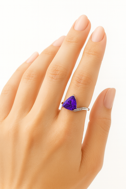Amethyst Ring -Trillion-Cut  in  Silver 925