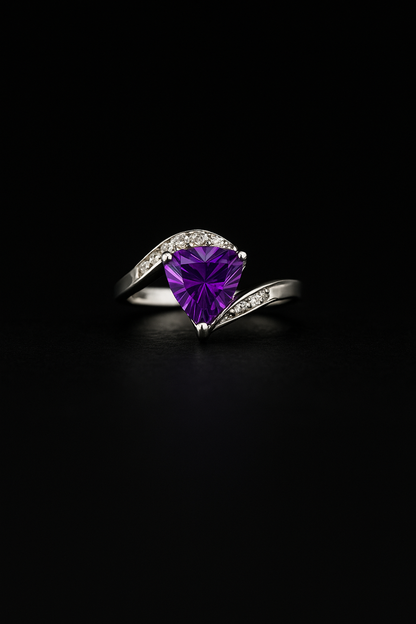Amethyst Ring -Trillion-Cut  in  Silver 925