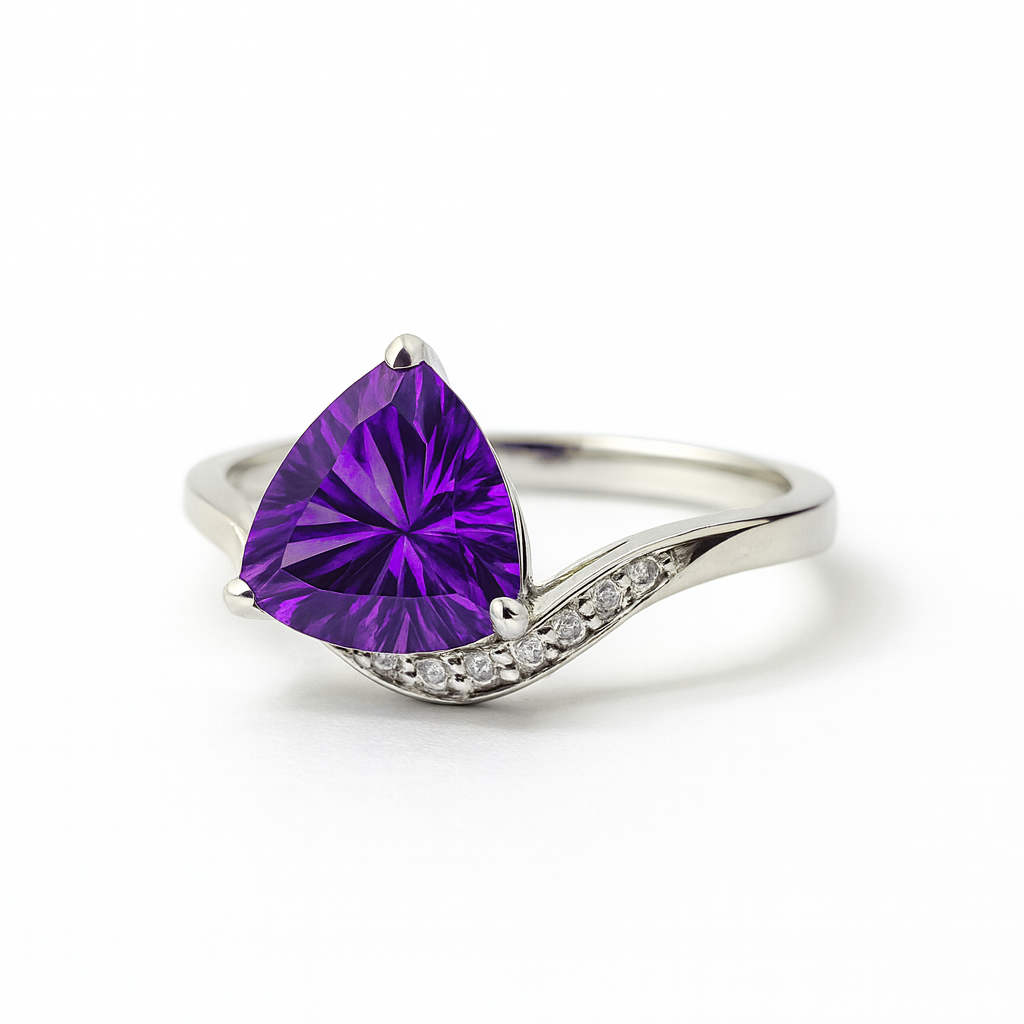 Amethyst Ring -Trillion-Cut  in  Silver 925