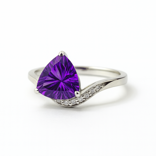 Amethyst Ring -Trillion-Cut  in  Silver 925